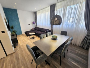Suite Stay at 8